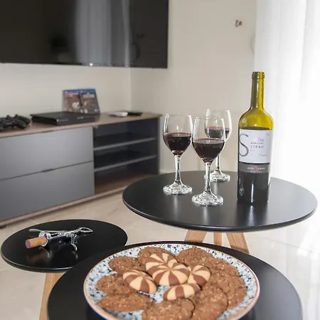 Center Manolia Dream 3 Bedroom 100m Away From The Apartment
